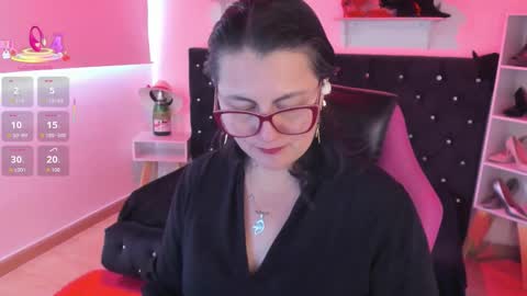 Mia  online show from October 3, 2025, 1:30 pm