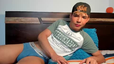 Snapshot of daark_eros chatting on November 18, 2025, 10:25 pm Dark Eros online show from November 18, 2025, 10:25 pm