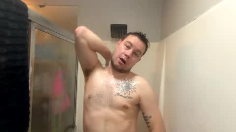 Snapshot of daddycam33 chatting on April 3, 2026, 2:37 pm DaddyCam33 online show from April 3, 2026, 2:37 pm