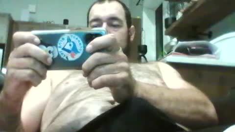 Snapshot of daddyj1983 chatting on June 18, 2026, 4:35 am daddyj1983 online show from June 18, 2026, 4:35 am