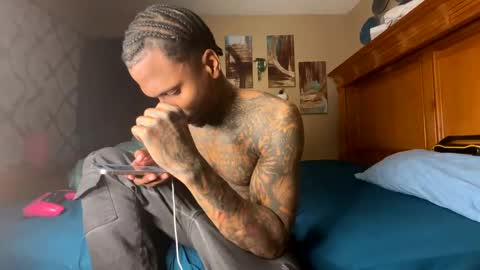 sexy tatted king bbc online show from December 10, 2024, 7:37 am