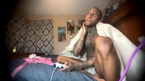 sexy tatted king bbc online show from May 16, 2026, 7:27 am