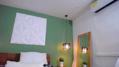 Snapshot of daddys_little_secrett chatting on January 11, 2025, 5:07 pm Valen online show from January 11, 2025, 5:07 pm