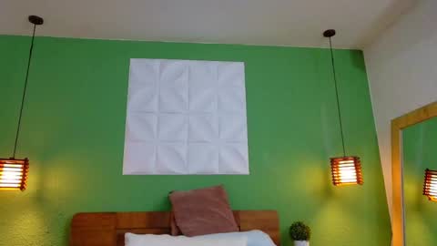 Snapshot of daddys_little_secrett chatting on March 12, 2025, 2:12 pm Valen online show from March 12, 2025, 2:12 pm