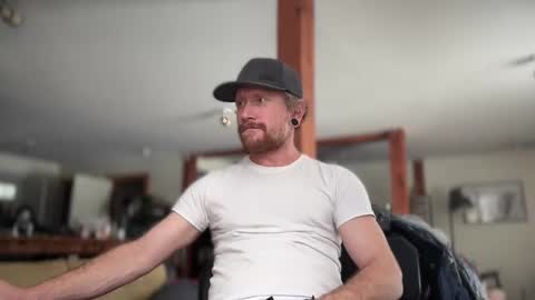 Snapshot of daemon456321 chatting on February 7, 2025, 4:35 pm daemon online show from February 7, 2025, 4:35 pm