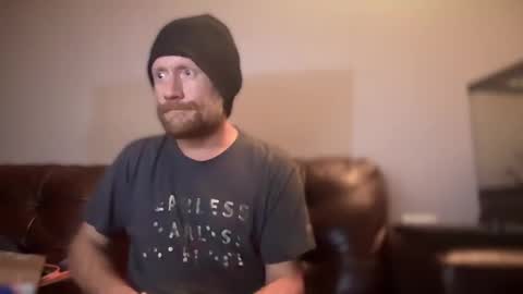 Snapshot of daemon456321 chatting on February 27, 2025, 10:04 am daemon online show from February 27, 2025, 10:04 am