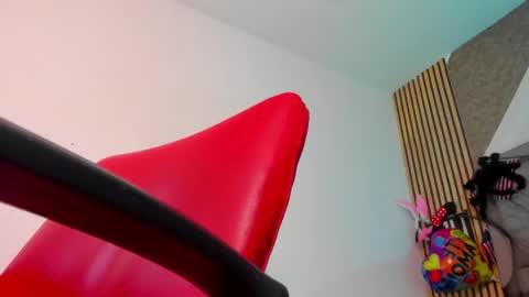 daffnelewis online show from October 21, 2025, 11:44 am