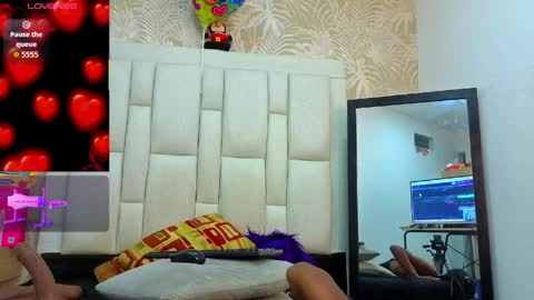 daffnelewis online show from April 9, 2026, 11:15 am