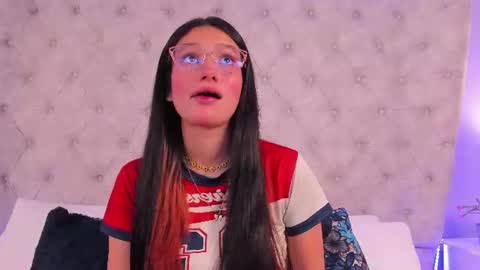 Snapshot of dafne_bss chatting on July 16, 2026, 5:35 am dafne_bss online show from July 16, 2026, 5:35 am