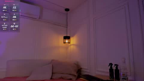 dafne_hillss online show from March 17, 2026, 11:24 am