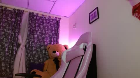 dafne_hot77 online show from October 4, 2025, 9:29 am