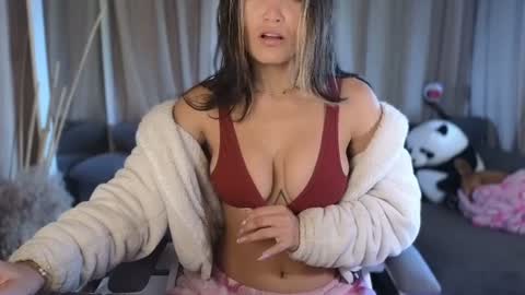 LORENA  online show from June 25, 2026, 4:22 pm