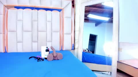 Dafnee online show from October 1, 2025, 12:00 pm