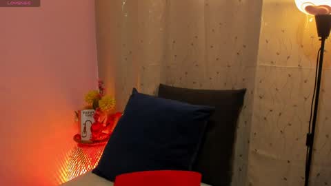 dafnemel online show from April 1, 2026, 8:28 pm