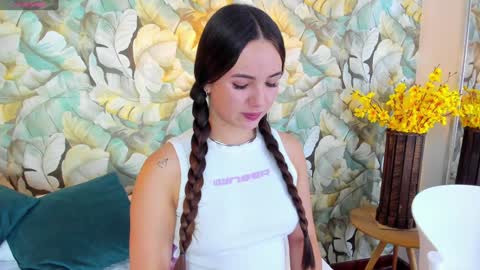 Dafne  online show from January 14, 2025, 8:04 pm