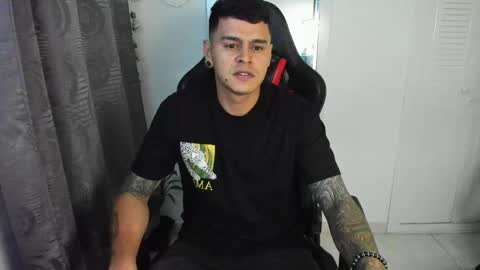 Snapshot of dage_19 chatting on May 11, 2026, 6:19 am my name is Jhon and I live in colombia online show from May 11, 2026, 6:19 am