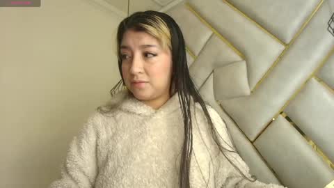 Dahiana  online show from April 7, 2026, 12:49 pm