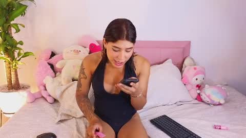 Dahiana online show from April 7, 2026, 9:37 pm