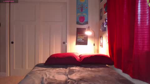 Dahlia online show from April 19, 2026, 9:06 pm