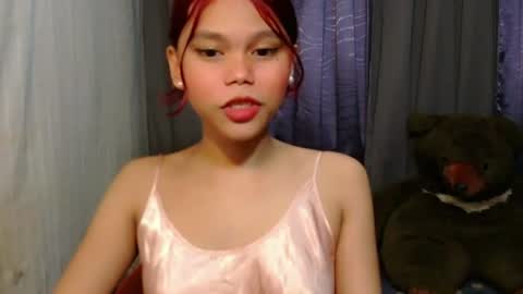 Snapshot of dahlia_vivienne chatting on July 2, 2026, 6:52 am yourgirlydahlia online show from July 2, 2026, 6:52 am
