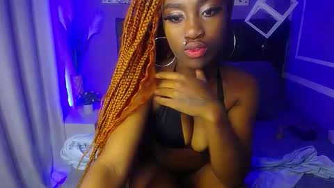 DAHYAN online show from October 19, 2025, 1:56 pm