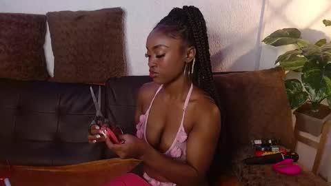 DAHYAN online show from December 19, 2025, 3:08 pm