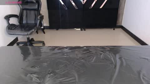 dahyan_ch online show from November 10, 2025, 5:01 pm