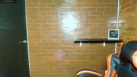 Snapshot of daiana_m chatting on February 24, 2025, 11:41 pm Daiana online show from February 24, 2025, 11:41 pm