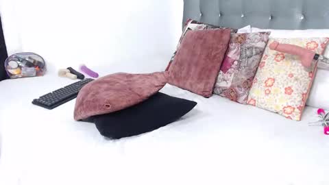 Daiisha.. online show from December 17, 2025, 9:54 pm