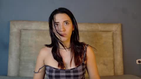 daiisy_kiss online show from April 15, 2026, 1:23 am