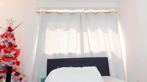 Daila Smith  online show from December 9, 2024, 4:47 pm