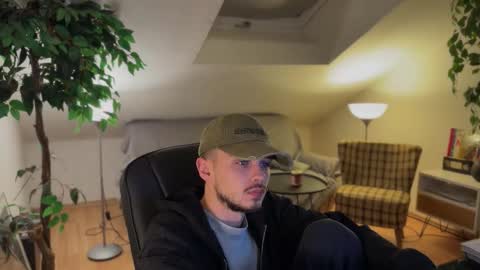 Daimon  online show from November 18, 2025, 1:55 am