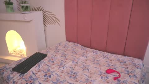 Lauren            online show from March 6, 2025, 3:45 pm