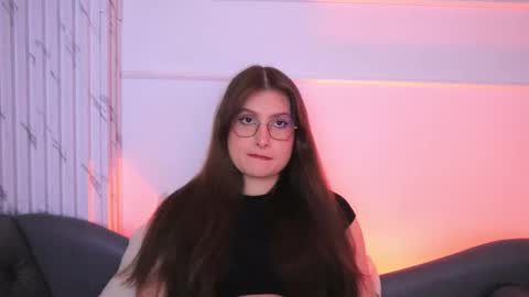 Lauren            online show from December 22, 2025, 4:09 am