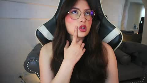 Lauren            online show from April 17, 2026, 1:03 pm