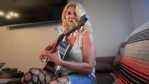 Daisy137 online show from June 3, 2026, 6:24 pm