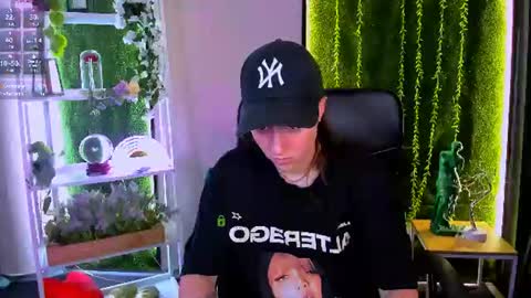 Snapshot of daisy_baby_ chatting on July 8, 2026, 12:20 pm daisy online show from July 8, 2026, 12:20 pm