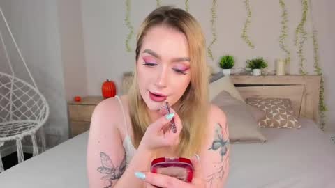 Snapshot of daisy_beckerr chatting on May 29, 2026, 9:18 am Viickie online show from May 29, 2026, 9:18 am