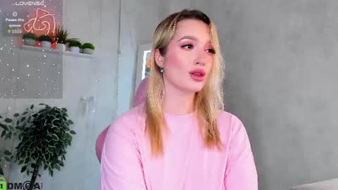 Snapshot of daisy_beckerr chatting on July 31, 2026, 4:50 pm Viickie online show from July 31, 2026, 4:50 pm