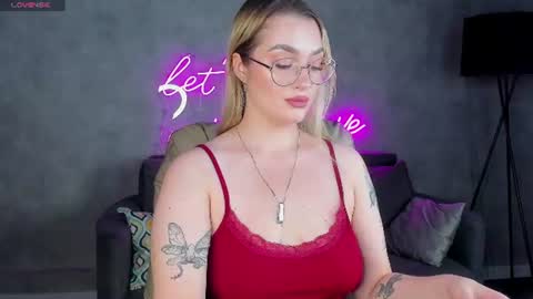 Snapshot of daisy_beckerr chatting on August 4, 2026, 9:12 am Viickie online show from August 4, 2026, 9:12 am