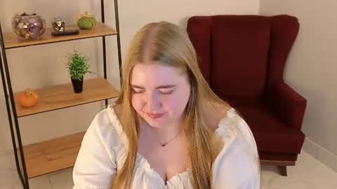 Snapshot of daisy_connor chatting on August 7, 2026, 10:06 am Mia online show from August 7, 2026, 10:06 am