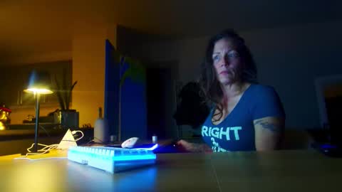 Daisy online show from November 18, 2025, 2:06 am