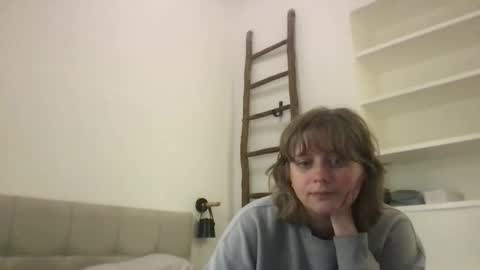 Snapshot of daisy_lately chatting on October 31, 2025, 10:38 am daisy_lately online show from October 31, 2025, 10:38 am