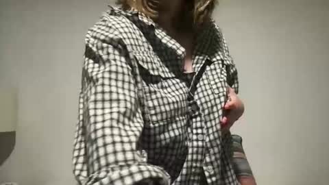 Snapshot of daisy_lately chatting on March 2, 2026, 1:19 am daisy_lately online show from March 2, 2026, 1:19 am