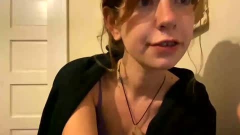 Snapshot of daisybaby699 chatting on June 19, 2026, 8:51 am DaisyB3 online show from June 19, 2026, 8:51 am