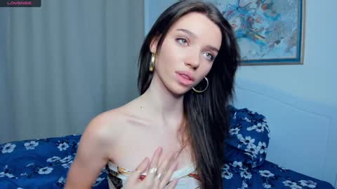 Snapshot of daisyfoulks chatting on December 15, 2024, 7:46 am Naomi online show from December 15, 2024, 7:46 am