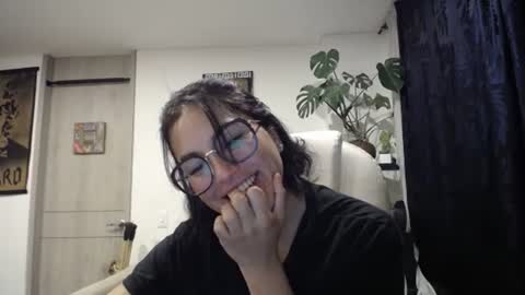 IG  dakotasofiaa online show from December 20, 2024, 5:47 am