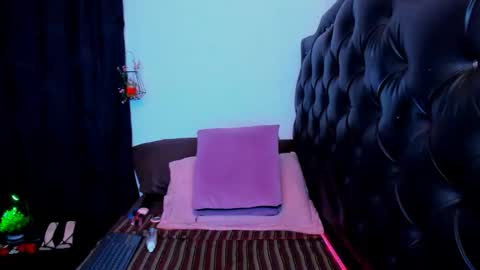 Rosse  online show from October 17, 2025, 10:34 pm