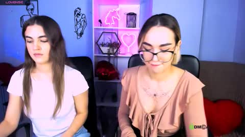 Snapshot of dakota_simple chatting on December 20, 2025, 10:11 am Dakota online show from December 20, 2025, 10:11 am