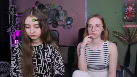 Snapshot of dakota_simple chatting on December 21, 2025, 10:22 am Dakota online show from December 21, 2025, 10:22 am